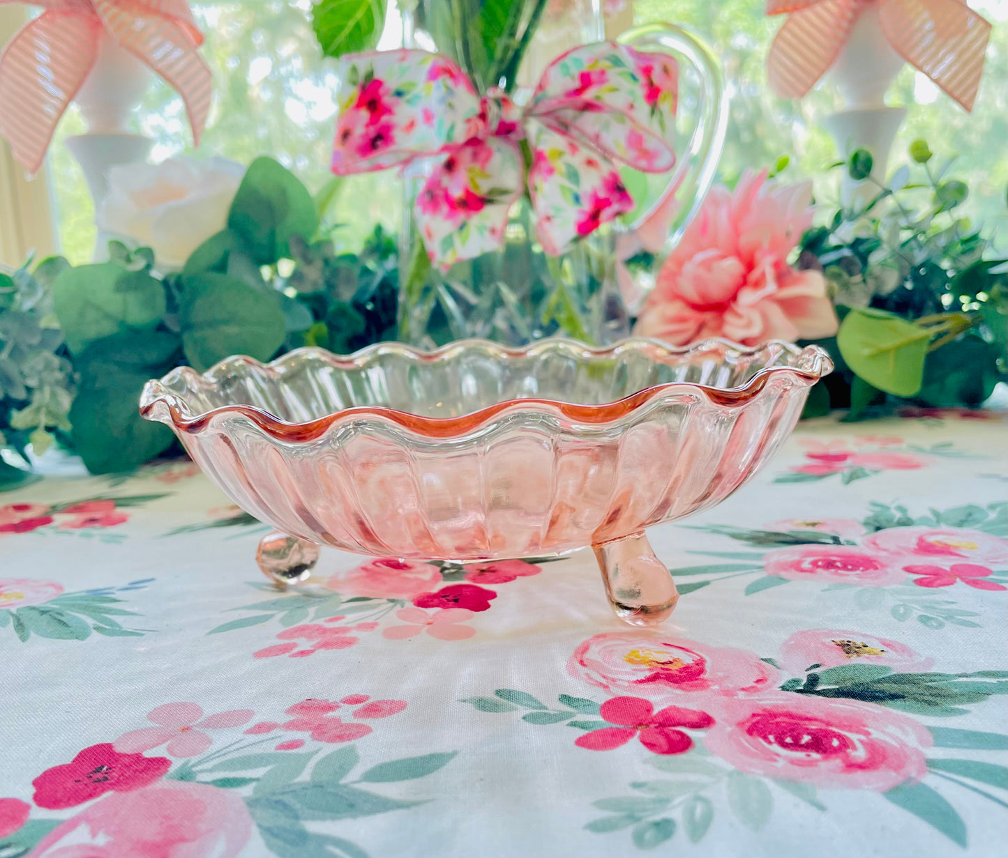 Antique Pink Depression Glass 1930s Scalloped Rim Three Point Footed Art Deco Bowl