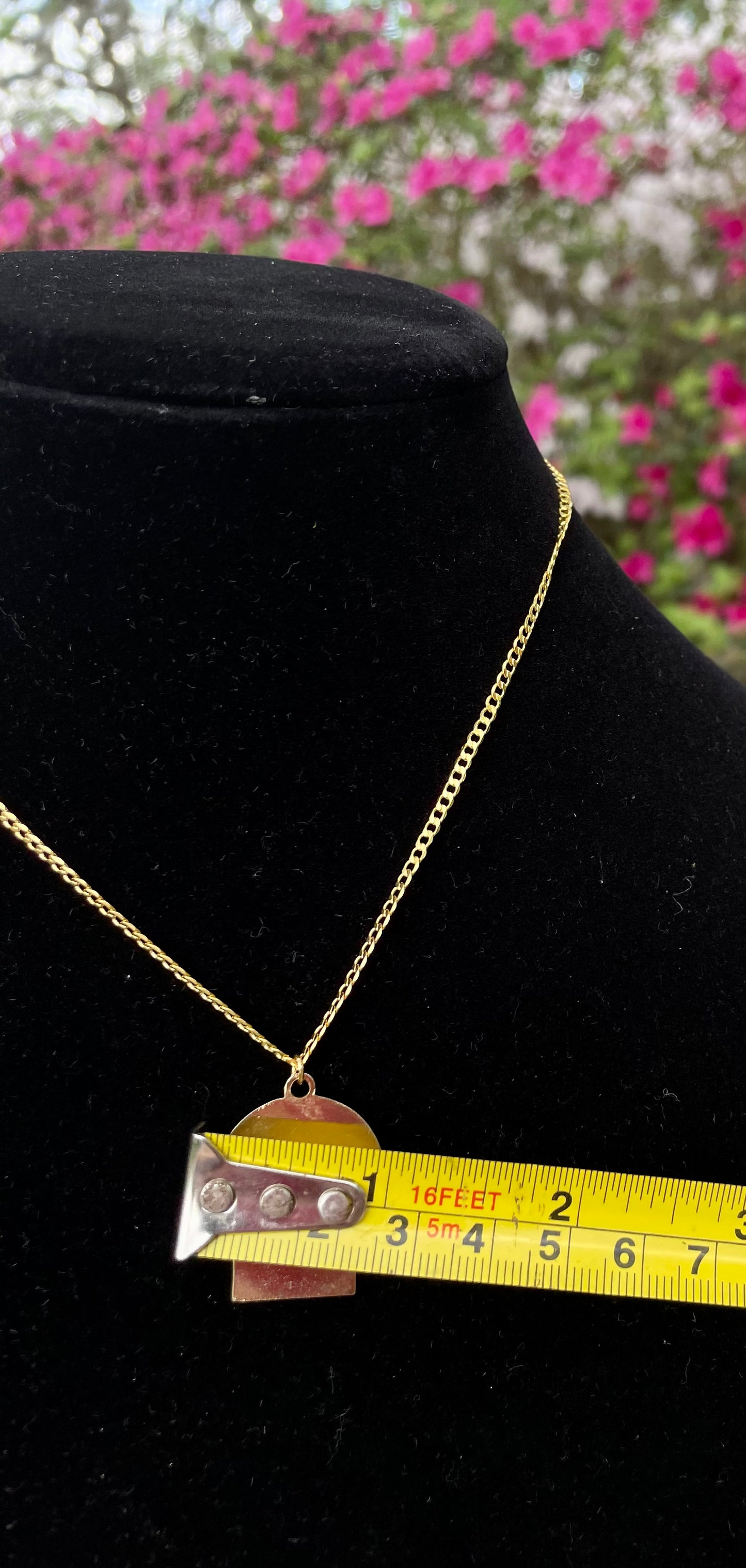 gold tone necklace with lucky horseshoe and horse themed pendant necklace with chain gold tone free shipping thebrokenbirdcompany yellow horseshoe brown horse head gold tone 16 inch chain horse lovers gift for her lucky horseshoe horse rider gift equestrian necklace barrel rider gift western themed necklace country girl gift christmas gift unique horse gift 1 inch pendant charm