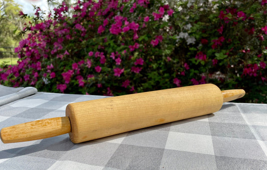 Country style rolling pin baking ware farmhouse kitchen vintage rolling pins collectible gift for her housewarming farmhouse style rolling pin kitchenware Thebrokenbirdcompany