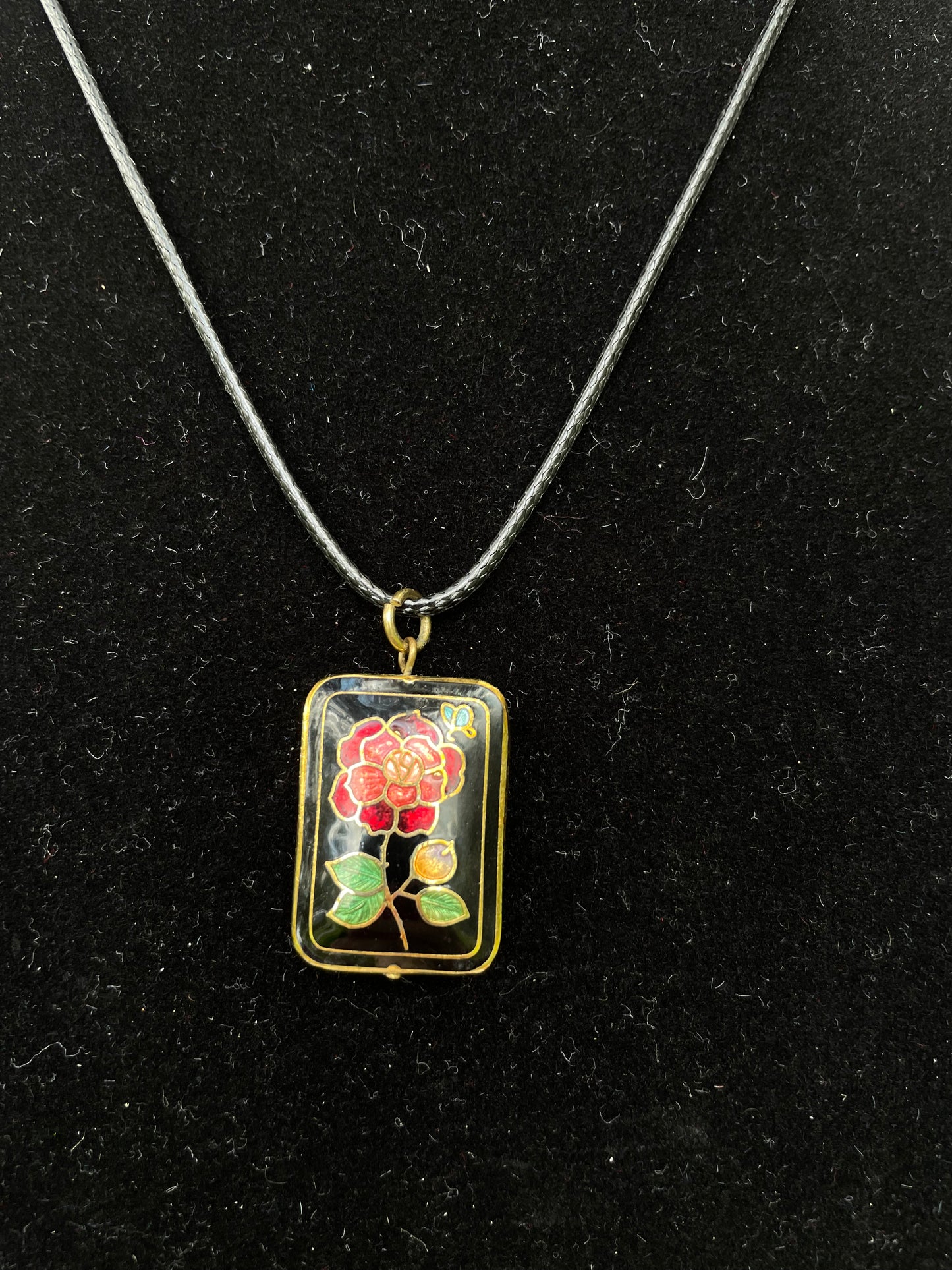 Vintage Cloisonne Black Enamel Red Rose Pendant Necklace