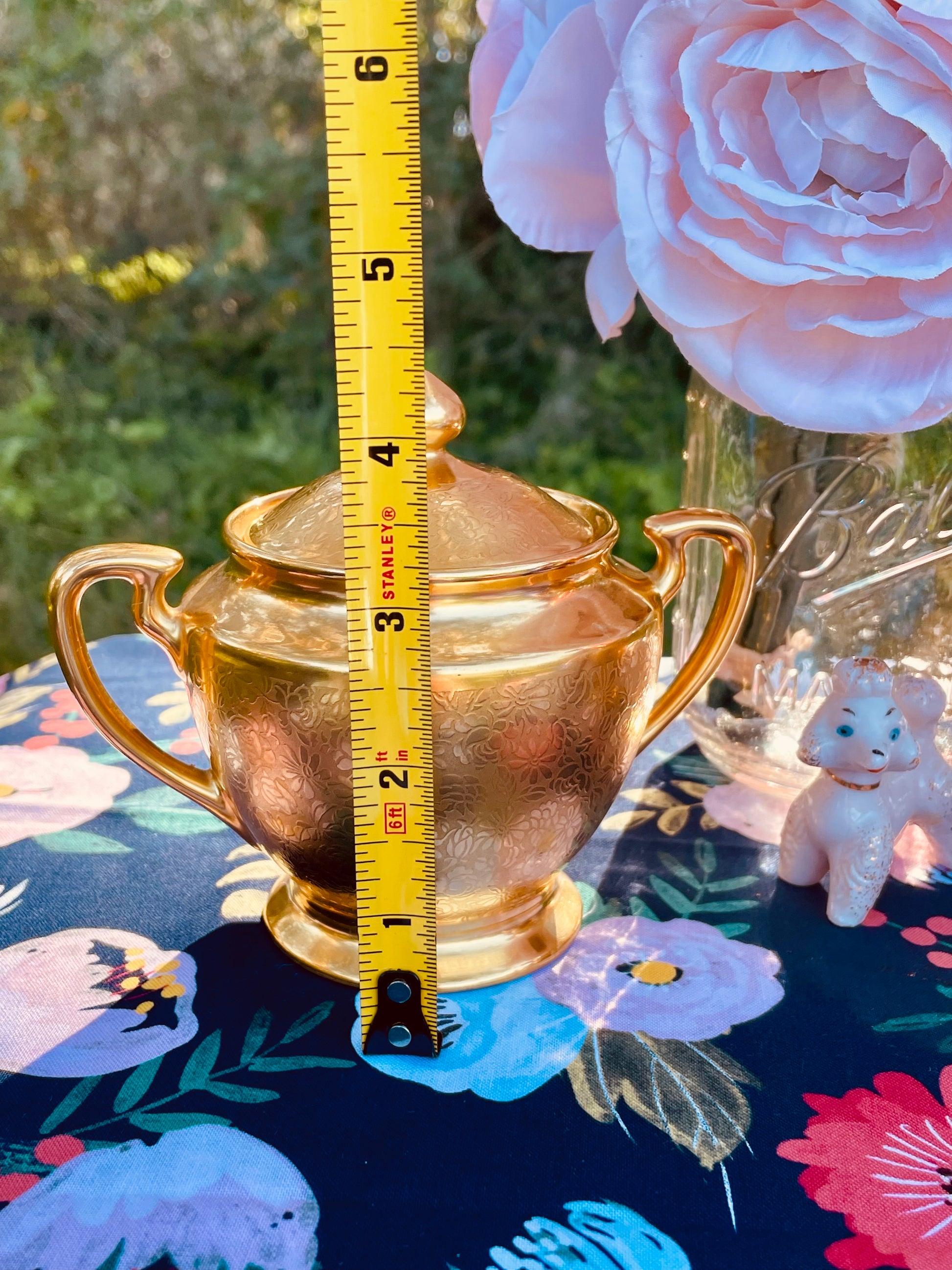 Antique_Pickard_China_Gold_Etched_Rose_and_Daisy_Creamer_and_Sugar bowl antique Pickard china
- gold etched Rose and Daisy
- vintage creamer sugar set
- Pickard Rose and Daisy pattern
- etched gold porcelain
- 1920s Pickard china
- Japan blank Pickard
- hand decorated USA china
- collectible tea set
- 24k gold antique
- Pickard Chicago porcelain
- Art Deco china set
- gold encrusted creamer
- vintage sugar bowl lid
- American antique china
- Pickard pattern 511
Thebrokenbirdcompany 
Free shipping rare gift