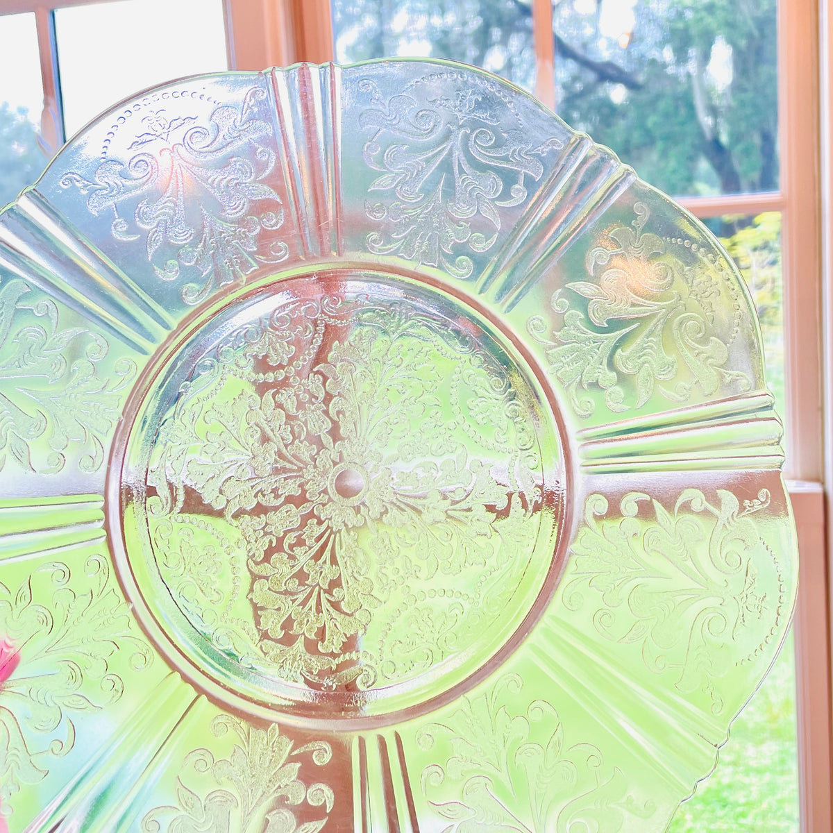 pink depression glass, American Sweetheart, MacBeth Evans, Macbeth-Evans, 1930s glass, vintage pink glass plate, depression glass cake plate, serving plate, scalloped edge, filigree glass, art deco glass, collectible glassware, cottagecore decor, pink glass platter, antique glass plate, Depression era tableware, 11 inch plate Thebrokenbirdcompany free shipping