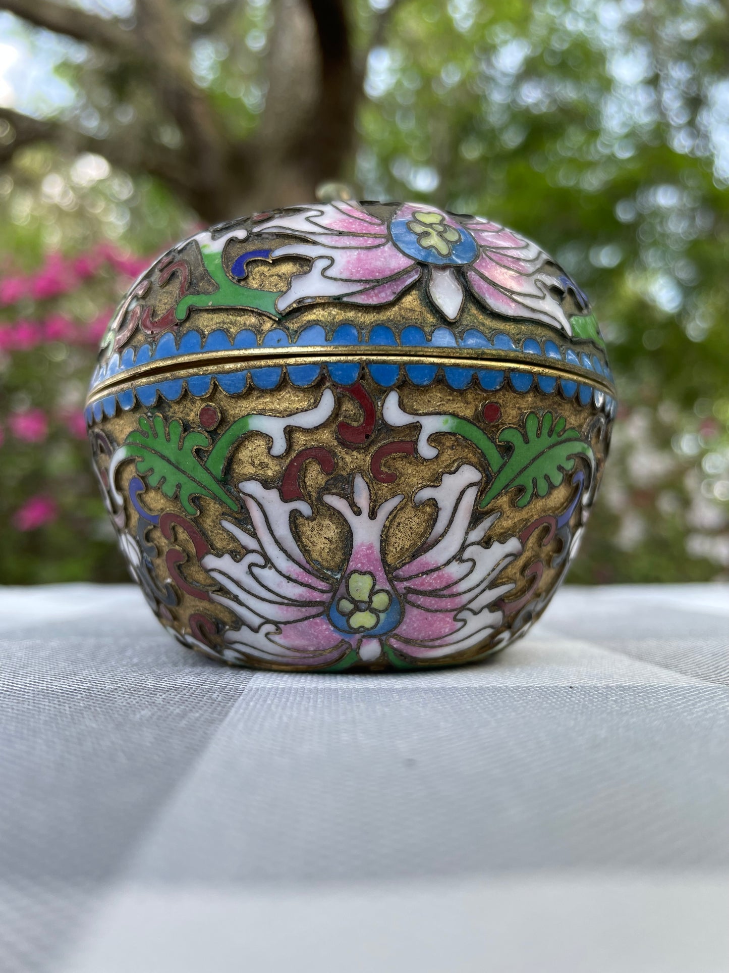 cloisonne trinket box, vintage cloisonne, apple shaped trinket box, chinese enamel box, floral cloisonne decor, gilded brass apple box, antique style trinket holder, enamel jewelry box, oriental apple container, collectible cloisonne apple, mid century chinese export, colorful enamel keepsake box, brass and enamel decor, asian vintage trinket, pink floral apple box Cloisonné Apple trinket box brass mid century modern