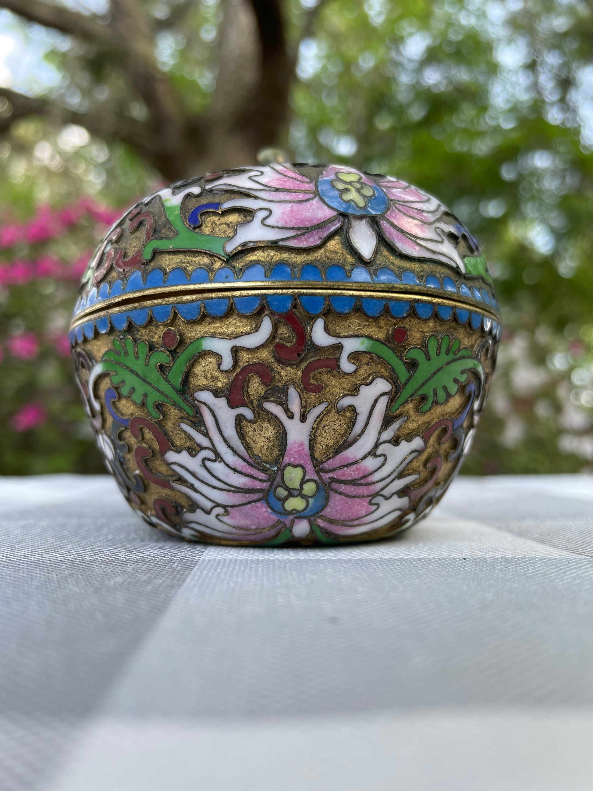 cloisonne trinket box, vintage cloisonne, apple shaped trinket box, chinese enamel box, floral cloisonne decor, gilded brass apple box, antique style trinket holder, enamel jewelry box, oriental apple container, collectible cloisonne apple, mid century chinese export, colorful enamel keepsake box, brass and enamel decor, asian vintage trinket, pink floral apple box Cloisonné Apple trinket box brass mid century modern
