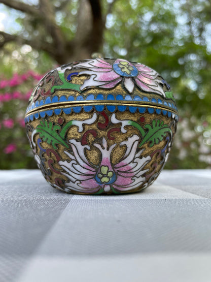 cloisonne trinket box, vintage cloisonne, apple shaped trinket box, chinese enamel box, floral cloisonne decor, gilded brass apple box, antique style trinket holder, enamel jewelry box, oriental apple container, collectible cloisonne apple, mid century chinese export, colorful enamel keepsake box, brass and enamel decor, asian vintage trinket, pink floral apple box Cloisonné Apple trinket box brass mid century modern