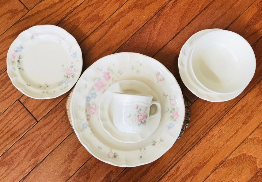 Vintage Pfaltzgraff, Tea Rose dinnerware, Pfaltzgraff Tea Rose, stoneware floral plates, pink rose dishes, scalloped edge dinnerware, 1980s dinnerware, country cottage tableware, American pottery, replacement china, Pfaltzgraff PFATER, cream ivory floral set, microwave safe stoneware, vintage kitchenware, collectible dinnerware Thebrokenbirdcompany free shipping
