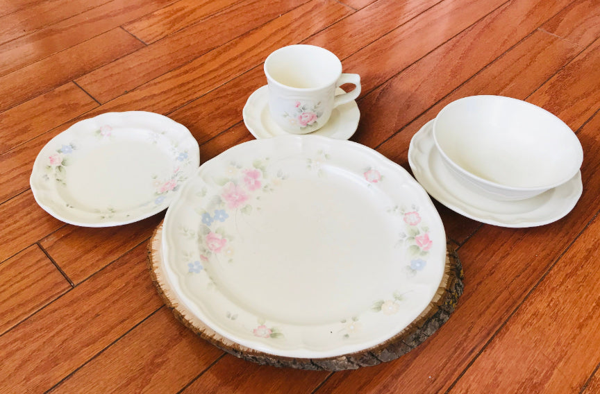 Vintage Pfaltzgraff, Tea Rose dinnerware, Pfaltzgraff Tea Rose, stoneware floral plates, pink rose dishes, scalloped edge dinnerware, 1980s dinnerware, country cottage tableware, American pottery, replacement china, Pfaltzgraff PFATER, cream ivory floral set, microwave safe stoneware, vintage kitchenware, collectible dinnerware Thebrokenbirdcompany free shipping