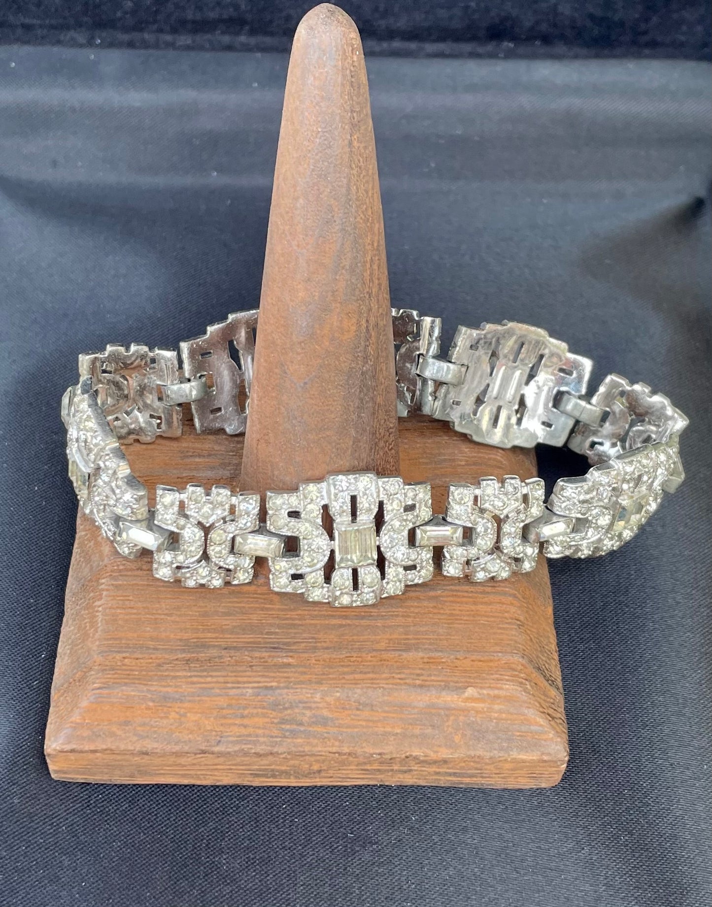 geometric silver links set with elongated baguette-cut clear rhinestones antique Rhinestone art deco bracelet geometric shapes 
hector aguilar jewelry
- taller borda taxco
- eagle 31 hallmark
- hector aguilar bracelet
- taxco sterling silver
- hector aguilar vintage
- mexican sterling bracelet
- eagle mark taxco
- hector aguilar art deco
- taxco eagle 31
- vintage jewelry 