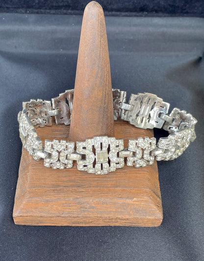 geometric silver links set with elongated baguette-cut clear rhinestones antique Rhinestone art deco bracelet geometric shapes 
hector aguilar jewelry
- taller borda taxco
- eagle 31 hallmark
- hector aguilar bracelet
- taxco sterling silver
- hector aguilar vintage
- mexican sterling bracelet
- eagle mark taxco
- hector aguilar art deco
- taxco eagle 31
- vintage jewelry 