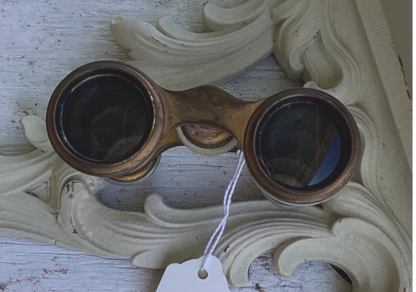 Verei Paris Opera glasses antique 1890s french theater glasses mother of pearl brass
antique opera glasses
- mother of pearl binoculars
- Verei Paris opera glasses
- 1890s French theater binoculars
- brass opera glasses
- vintage theater accessories
- Victorian opera binoculars
- mother of pearl antiques
- French antique optics
- Belle Epoque collectibles
- theater glasses antique
- Paris vintage binoculars
- opera house accessories
- iridescent mother of pearl
- historical optical instruments