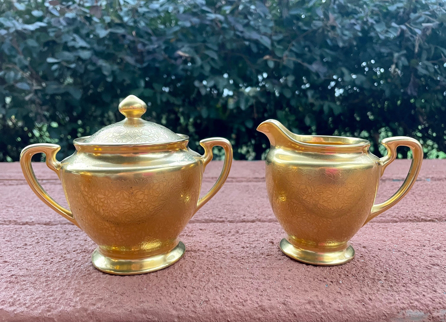 Antique_Pickard_China_Gold_Etched_Rose_and_Daisy_Creamer_and_Sugar bowl antique Pickard china
- gold etched Rose and Daisy
- vintage creamer sugar set
- Pickard Rose and Daisy pattern
- etched gold porcelain
- 1920s Pickard china
- Japan blank Pickard
- hand decorated USA china
- collectible tea set
- 24k gold antique
- Pickard Chicago porcelain
- Art Deco china set
- gold encrusted creamer
- vintage sugar bowl lid
- American antique china
- Pickard pattern 511
Thebrokenbirdcompany 
Free shipping rare gift