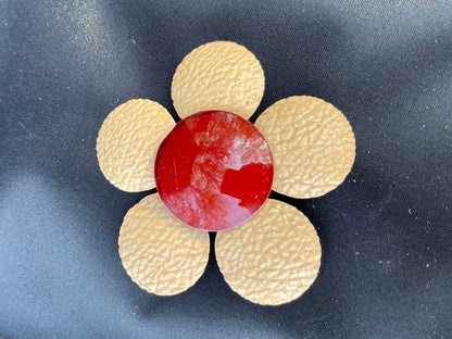 Vintage daisy pin metal Mcm brooch flower pin gift for her purse pin red daisy Thebrokenbirdcompany 