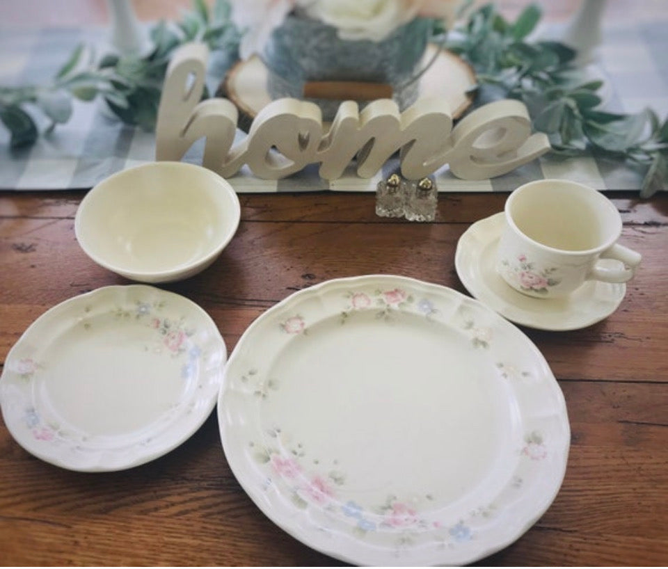 Vintage Pfaltzgraff, Tea Rose dinnerware, Pfaltzgraff Tea Rose, stoneware floral plates, pink rose dishes, scalloped edge dinnerware, 1980s dinnerware, country cottage tableware, American pottery, replacement china, Pfaltzgraff PFATER, cream ivory floral set, microwave safe stoneware, vintage kitchenware, collectible dinnerware Thebrokenbirdcompany free shipping