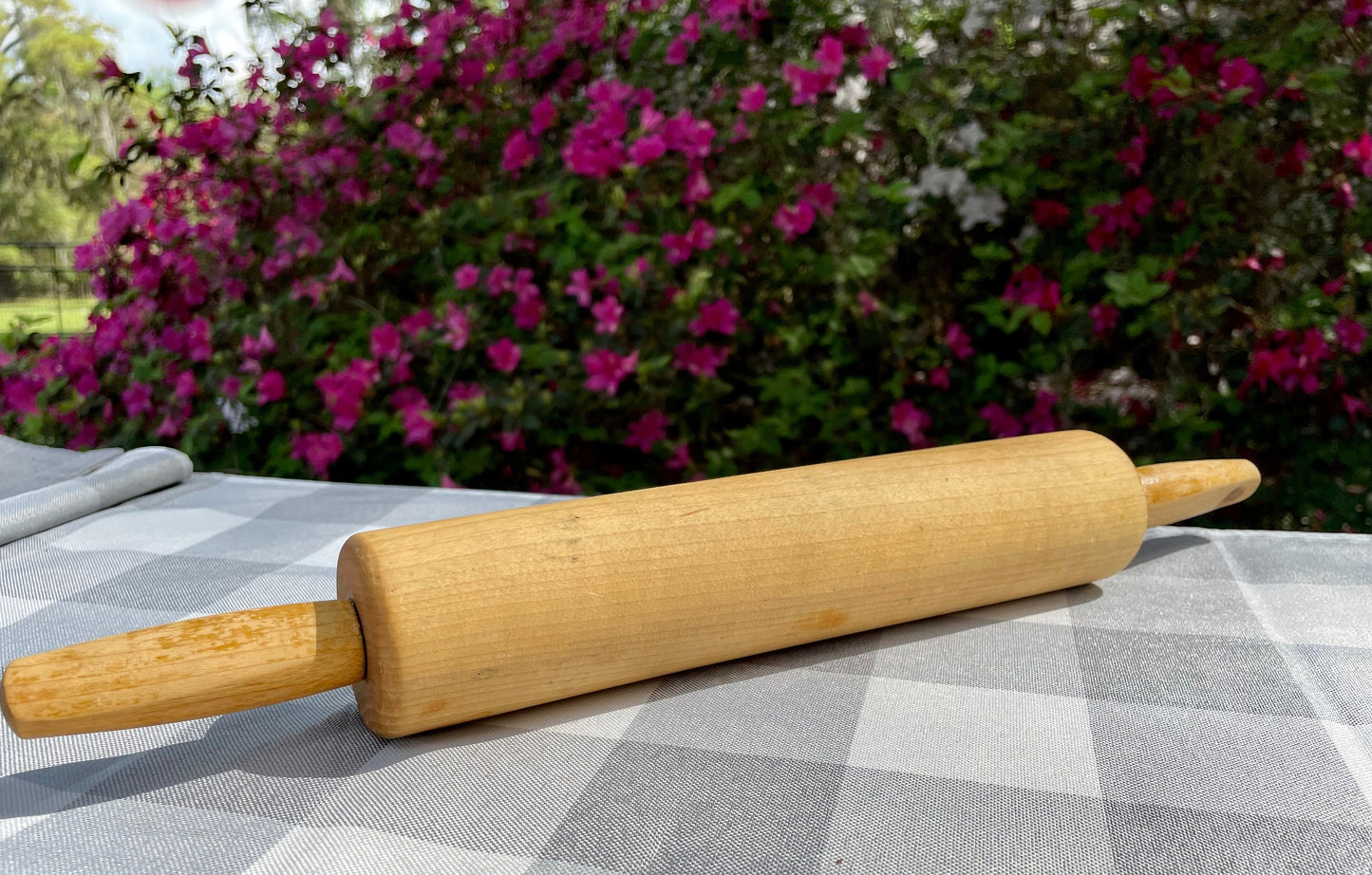 Country style rolling pin baking ware farmhouse kitchen vintage rolling pins collectible gift for her housewarming farmhouse style rolling pin kitchenware Thebrokenbirdcompany 