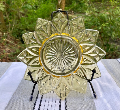Vintage Federal Glass 12 Point Sunflower Retro Flower Child Yellow Sunflower 6.5 Inch Pressed Glass Snack Plate Lunch Plate Cake Plate