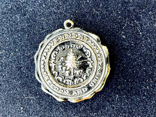 Vintage Nixon campaign pendant, Richard Nixon Vermont medallion, 1968 1972 Nixon political jewelry, Vermont state seal Nixon, Freedom and Unity campaign charm, rare presidential campaign pendant, Nixon political Americana, Vermont Nixon memorabilia, vintage political medallion, Nixon election jewelry, 1.25 inch Nixon pendant, Republican campaign collectible Thebrokenbirdcompany free shipping